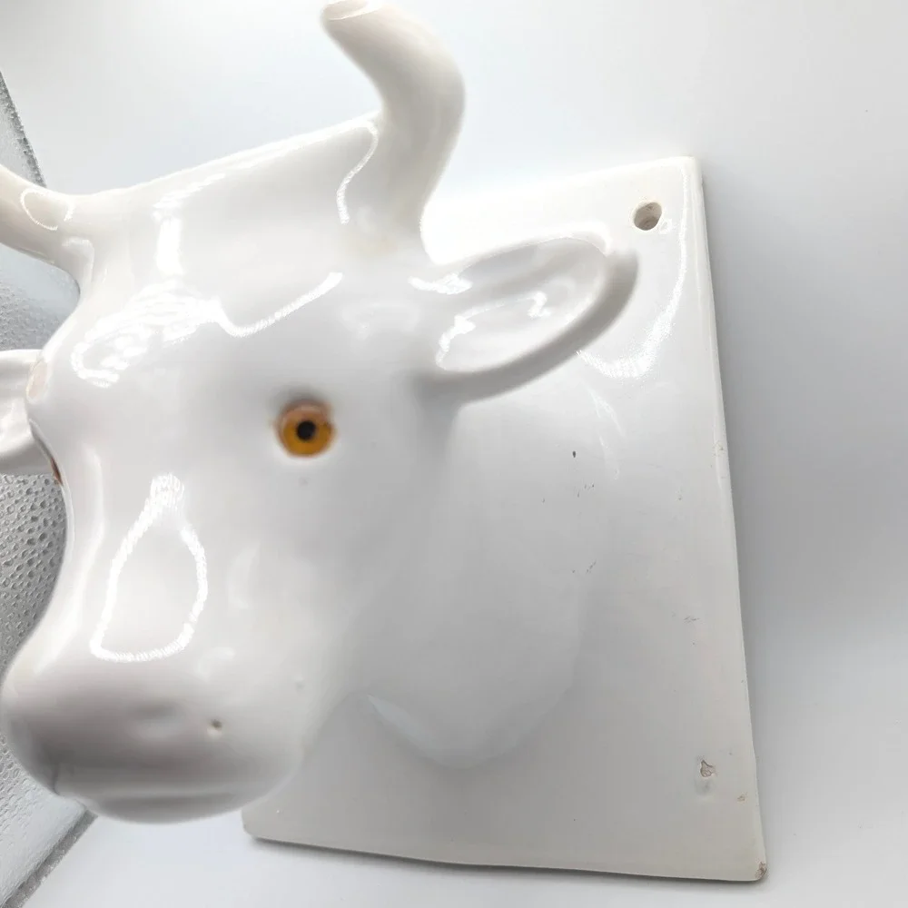 Vintage Ceramic Cow Head Wall Mount White Glossy Bull Steer Key Hook